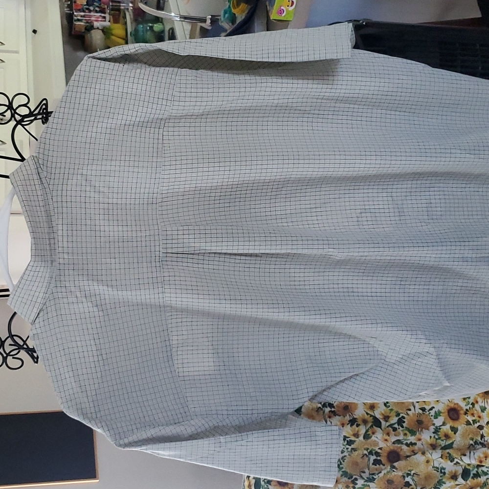 Men's button-down size medium - Picture 4 of 4